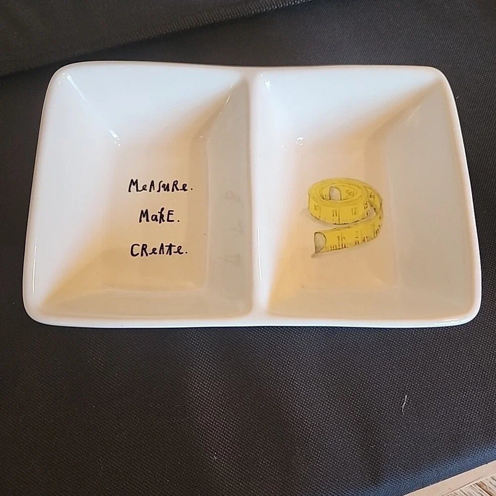 Rae‎ Dunn Artisan Collection Magenta Divided Dish Measuring Tape Make Create Sew